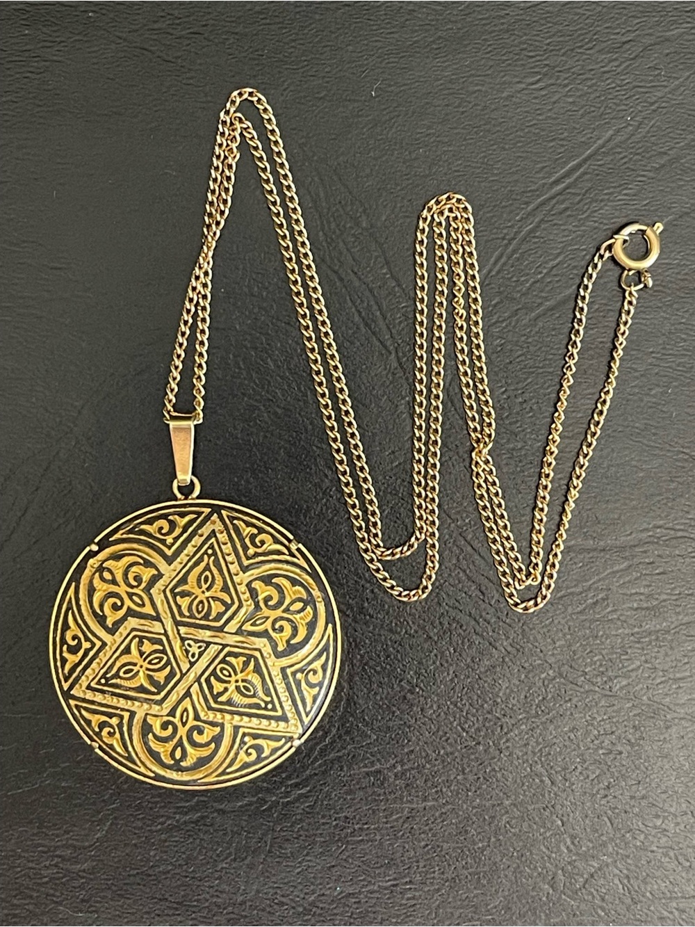 Vintage Damascene gold Star Medallion Pendant Necklace